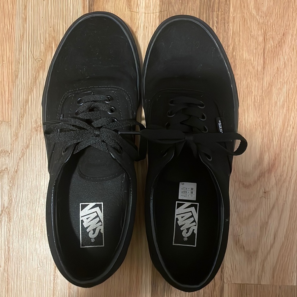 VANS ENHANCED COMFORT
COMFYCUSH AUTHENTIC (worn twice)
